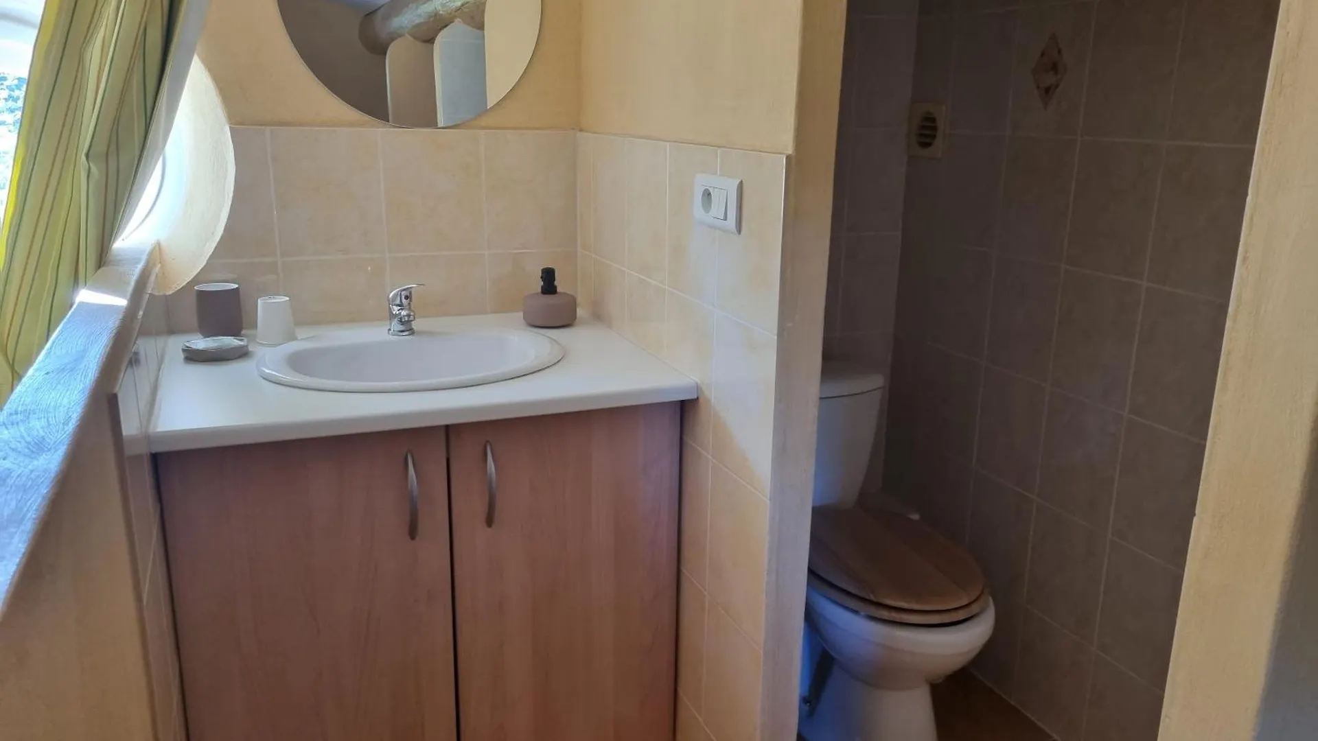 La Fanette Hotel Montbrison-sur-Lez Gasthuis