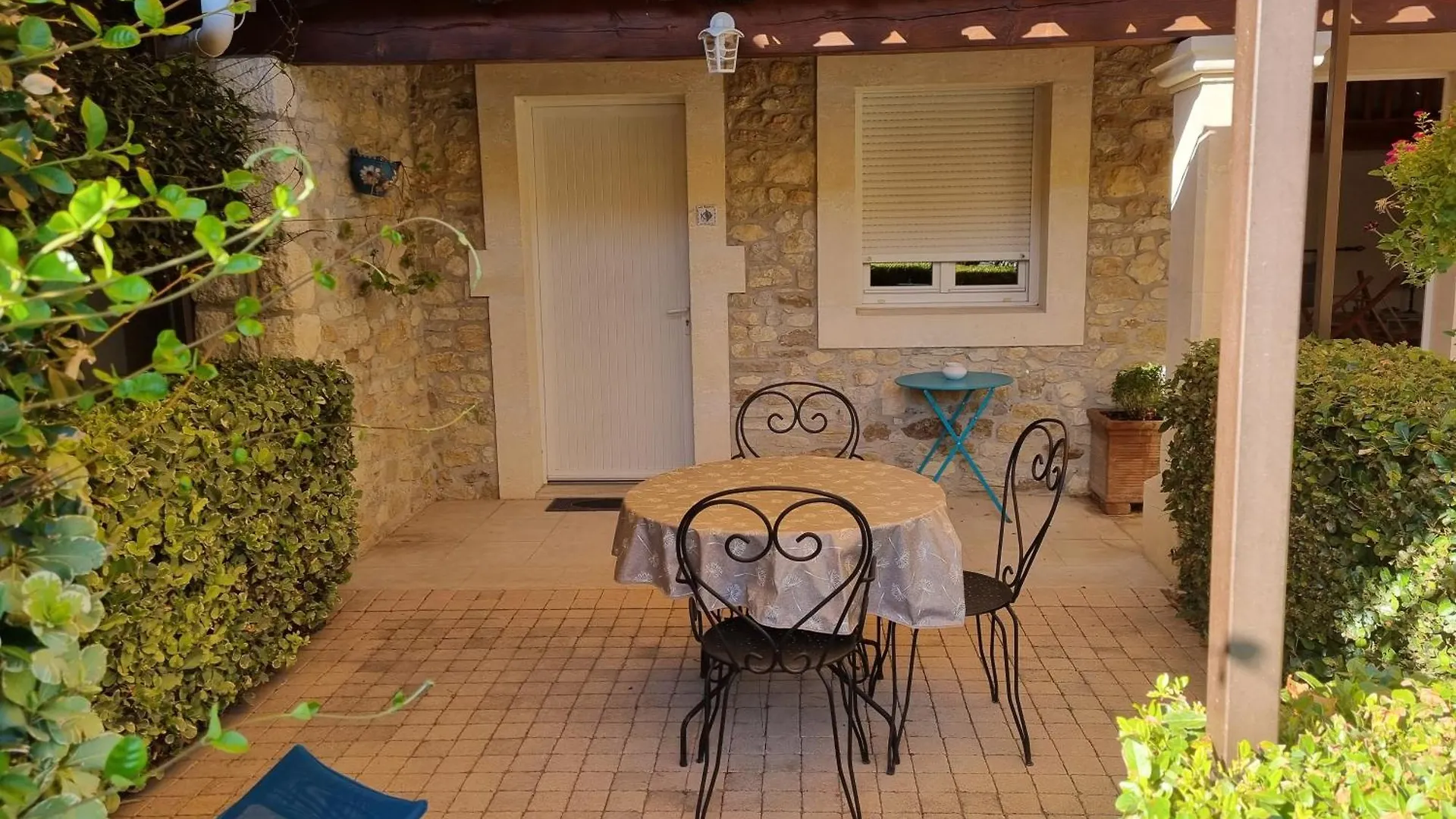 Konukevi La Fanette Otel Montbrison-sur-Lez Fransa